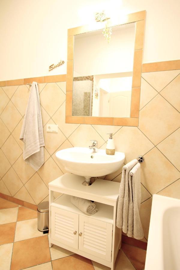Secret Hideaways Tropical Feeling Mit 2 Schlafzimmer Nahe City L Messe L Flughafen L Hbf دوسبرغ المظهر الخارجي الصورة